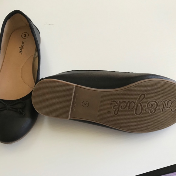 GIRLS BLACK SHOES SIZE 3 - Picture 2 of 2